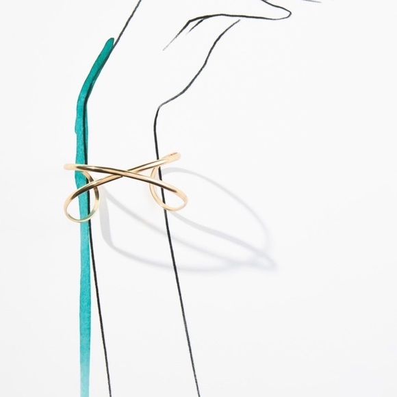 Anthropologie Twisted bracelet cuff in gold. - Picture 3 of 4